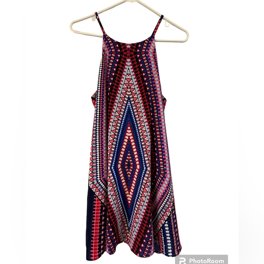 Size medium Etiquette Boutique multi color shift dress